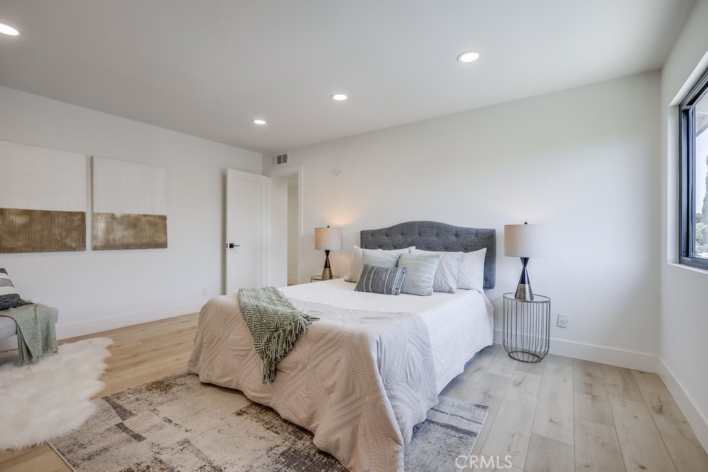 MLS #OC25170892 image #29