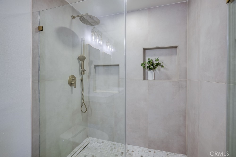 MLS #OC25170892 image #31