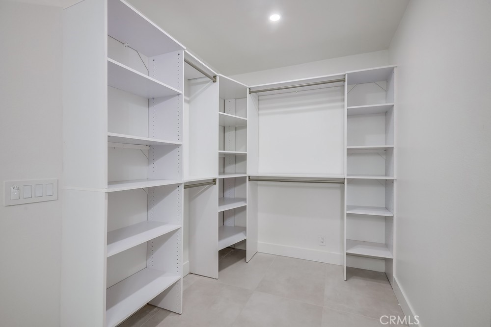 MLS #OC25170892 image #32