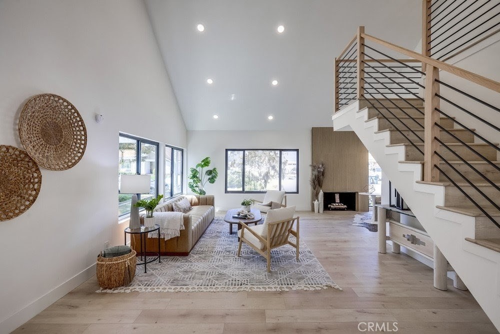 MLS #OC25170892 image #4