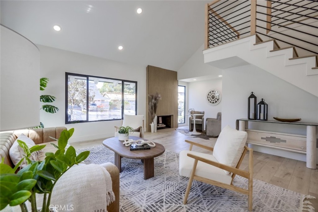 MLS #OC25170892 image #5