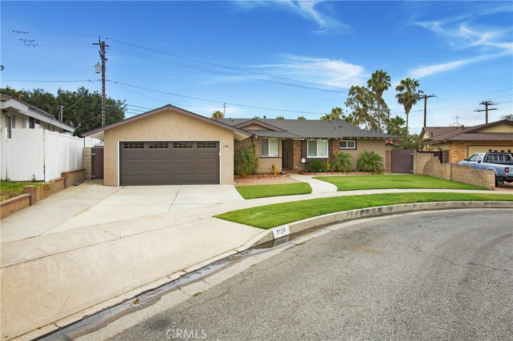 MLS #OC25170949 image #1