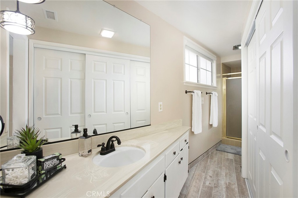 MLS #OC25170949 image #23