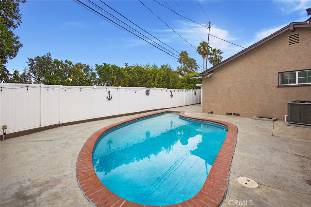 MLS #OC25170949 image #25