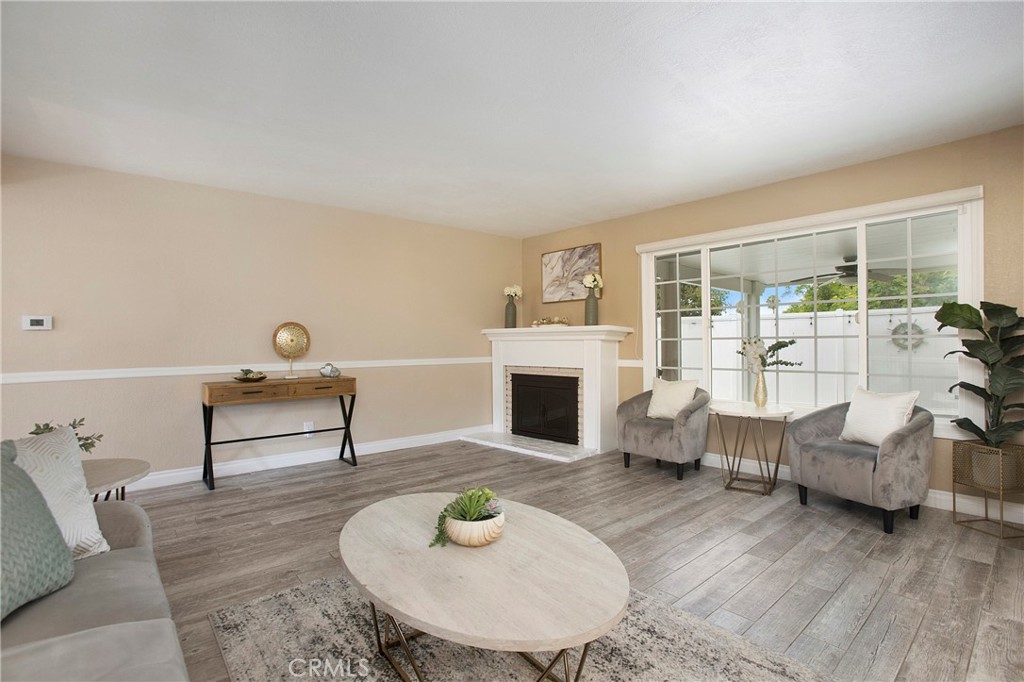 MLS #OC25170949 image #3