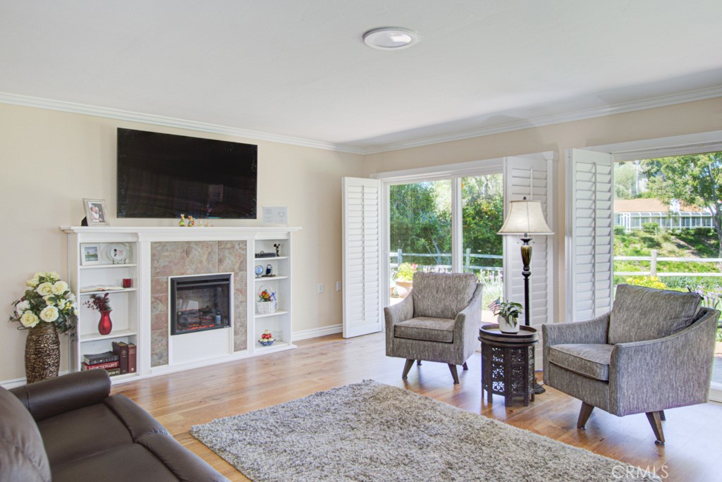 MLS #OC25170966 image #10