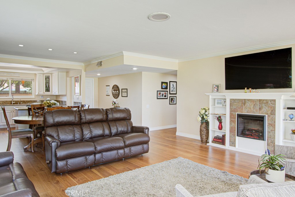 MLS #OC25170966 image #15