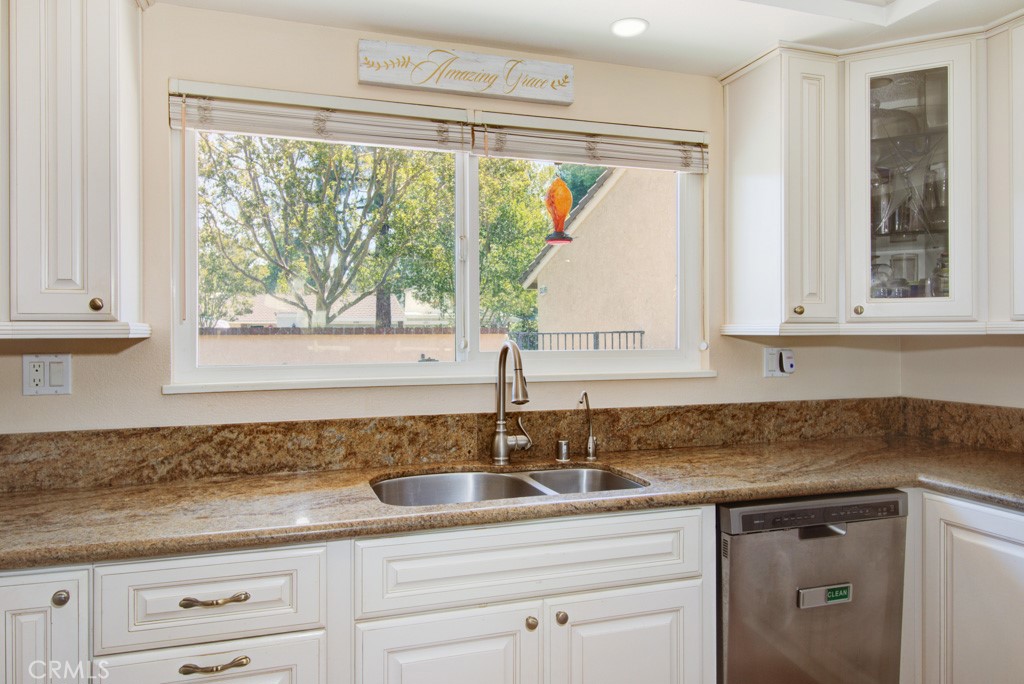 MLS #OC25170966 image #19