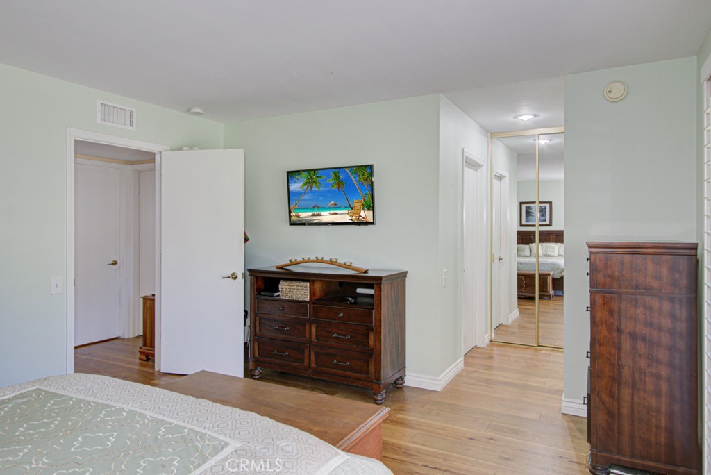 MLS #OC25170966 image #25