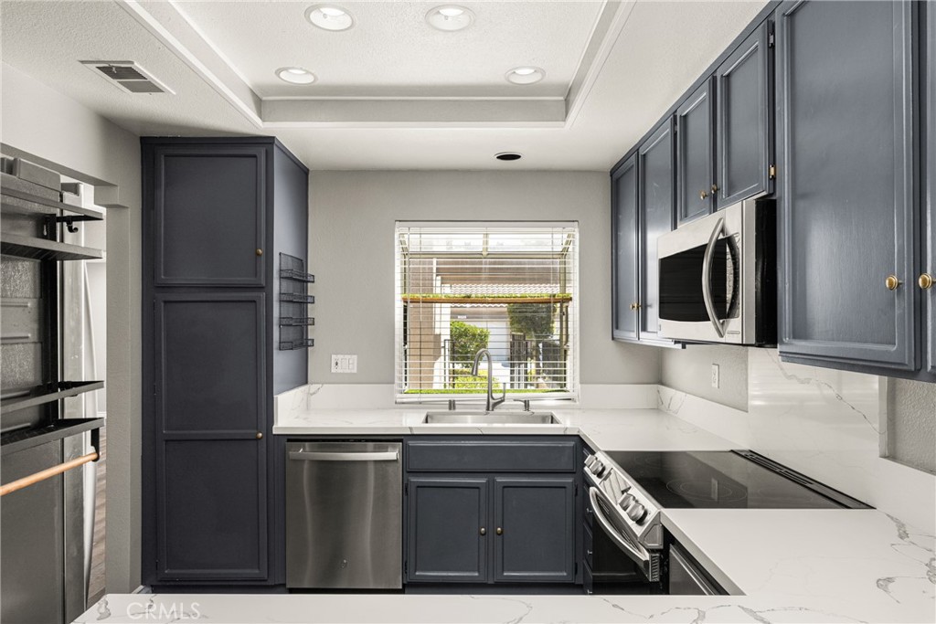 MLS #OC25171029 image #16