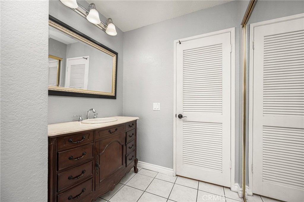 MLS #OC25171029 image #23