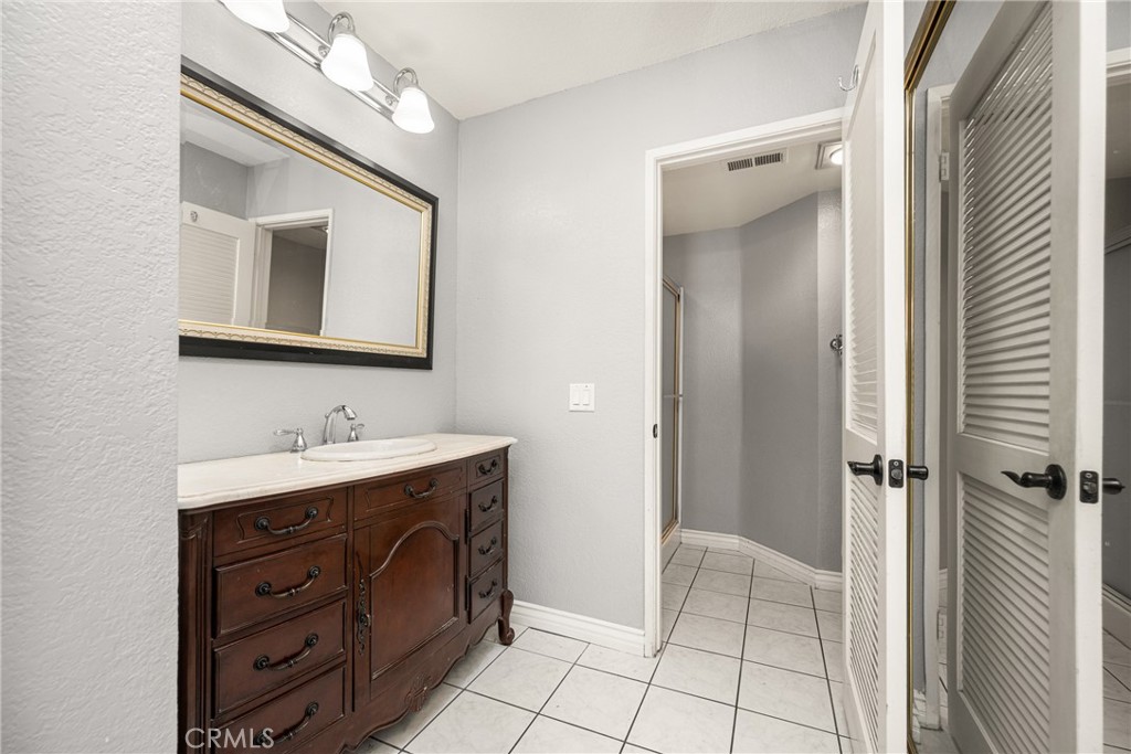 MLS #OC25171029 image #24