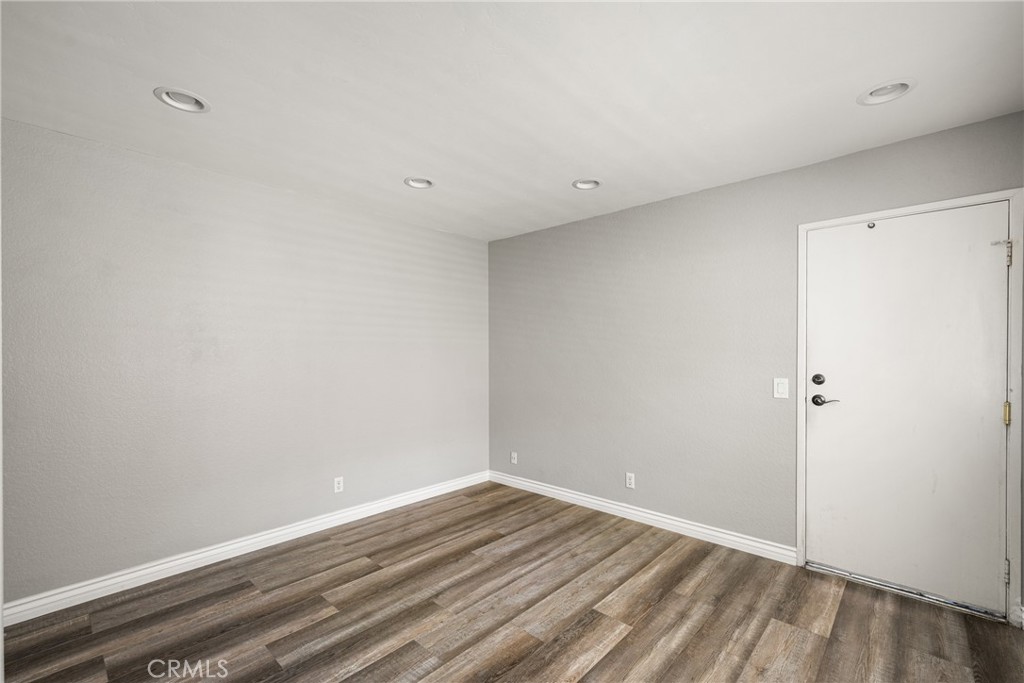 MLS #OC25171029 image #27