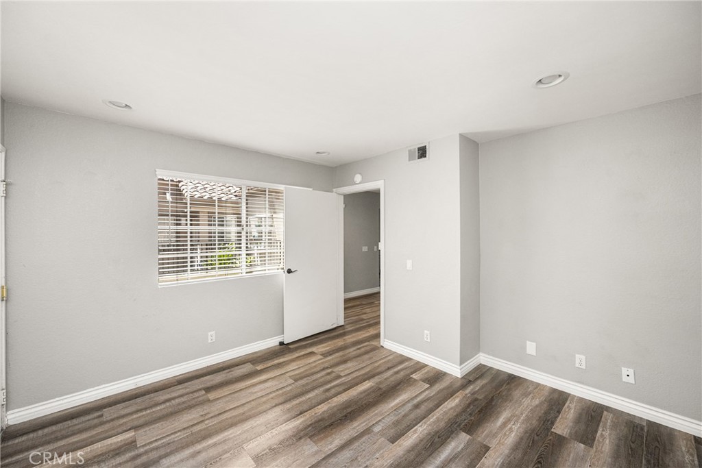 MLS #OC25171029 image #28