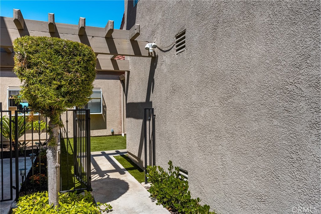 MLS #OC25171029 image #3