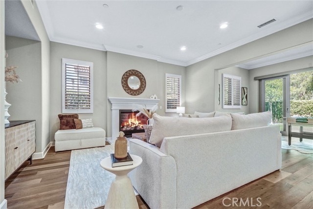 MLS #OC25171106 image #3