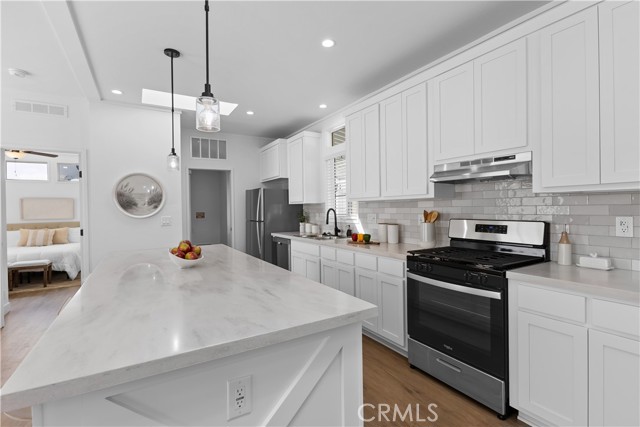 MLS #OC25171151 image #11