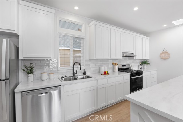 MLS #OC25171151 image #19