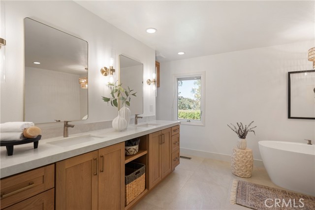 MLS #OC25171273 image #23