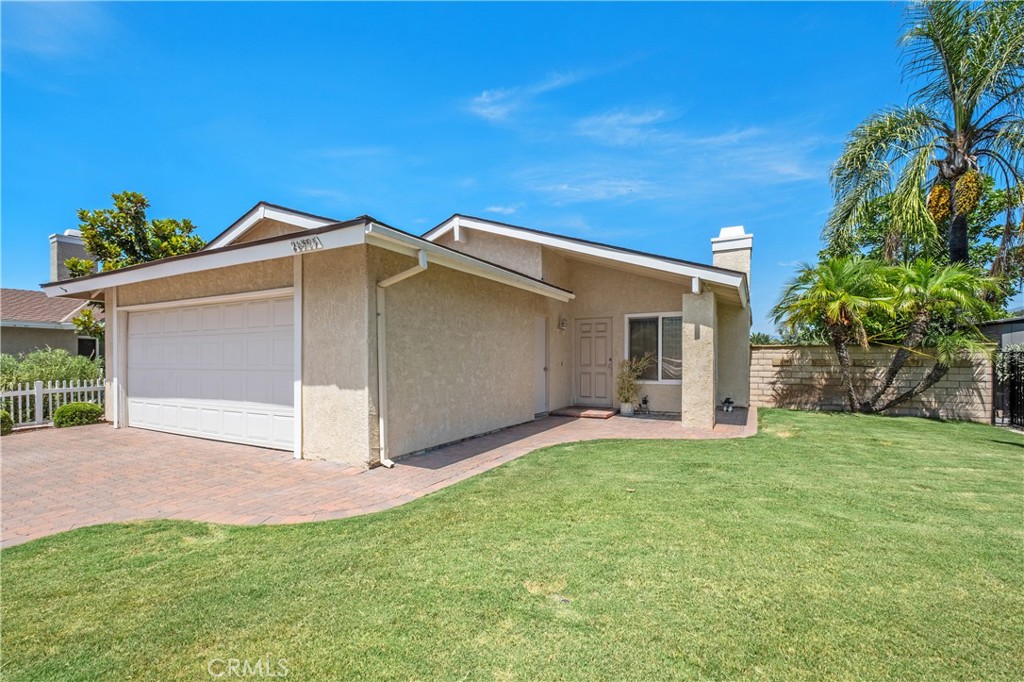 MLS #OC25171366 image #1