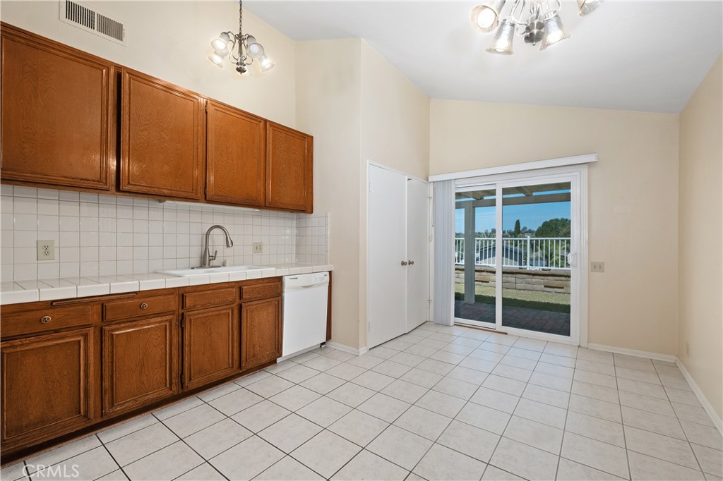 MLS #OC25171366 image #10