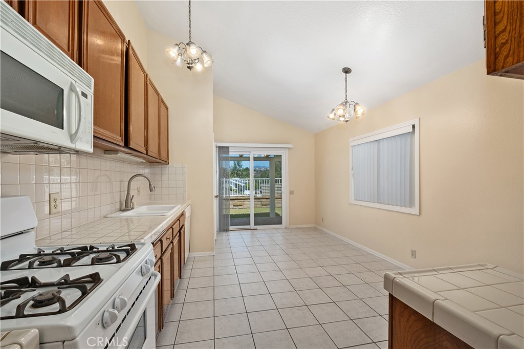 MLS #OC25171366 image #8