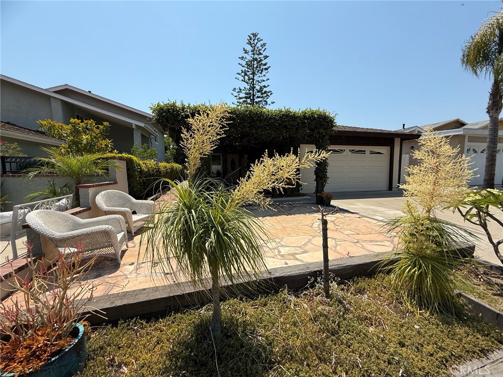 MLS #OC25171415 image #2