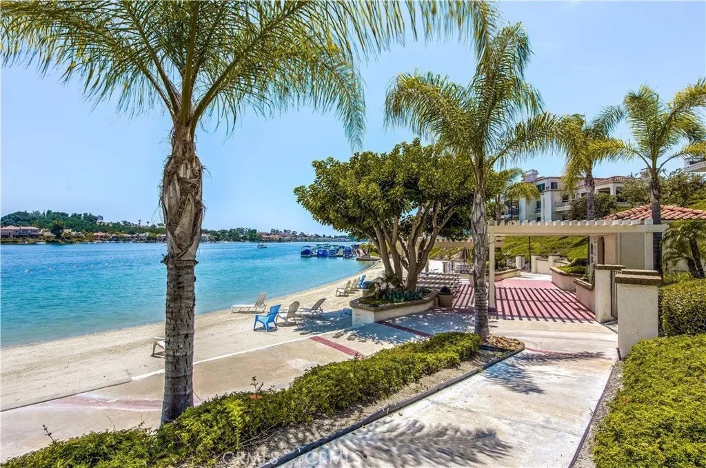 MLS #OC25171415 image #35