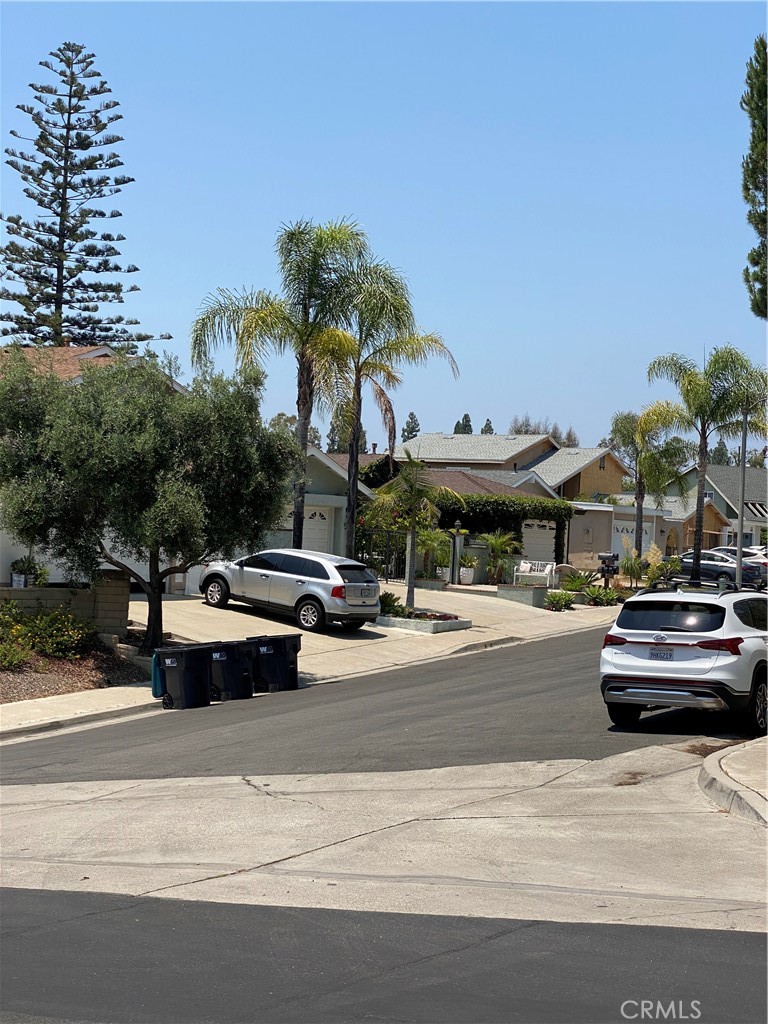 MLS #OC25171415 image #6