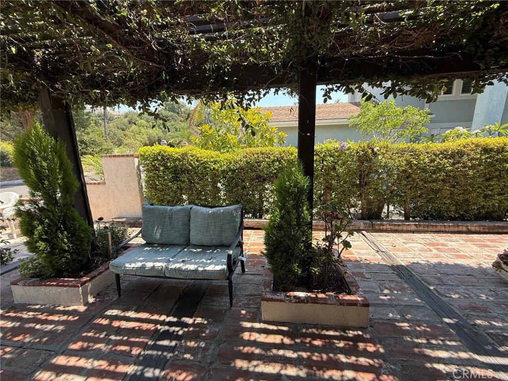 MLS #OC25171415 image #9