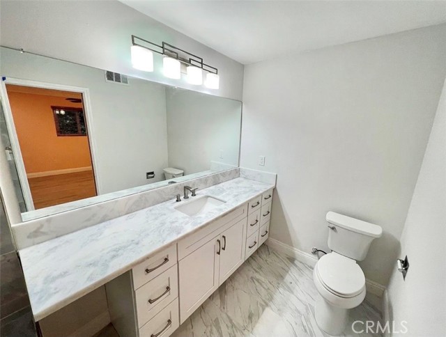 MLS #OC25171625 image #9