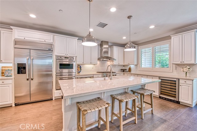 MLS #OC25171638 image #1