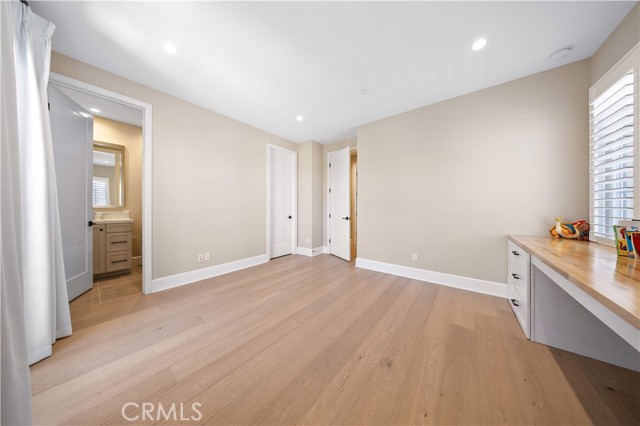 MLS #OC25171802 image #11