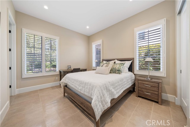 MLS #OC25171802 image #25