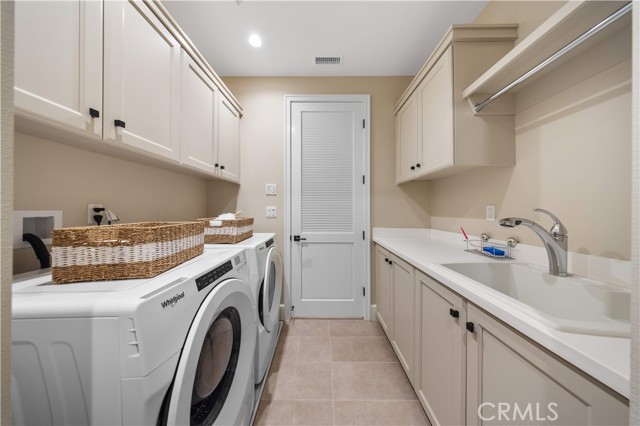 MLS #OC25171802 image #37