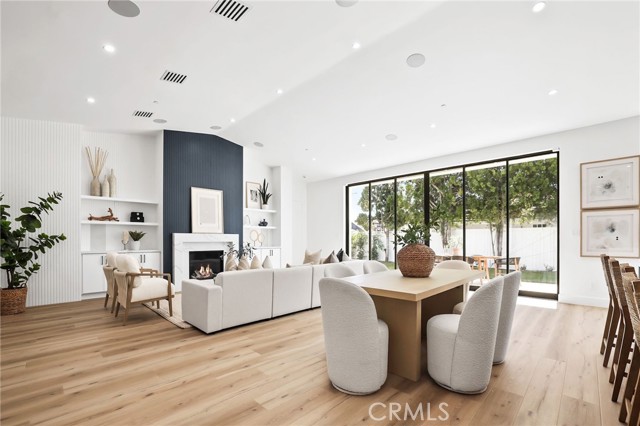 MLS #OC25171847 image #1