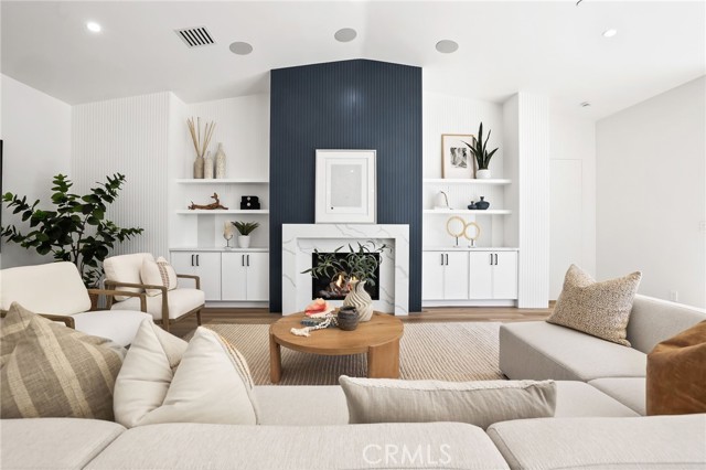 MLS #OC25171847 image #10