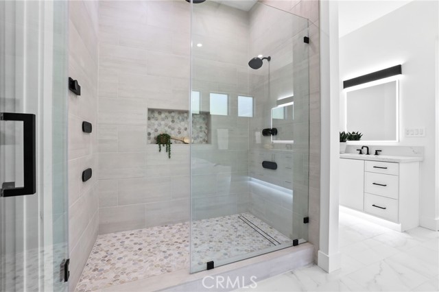 MLS #OC25171847 image #37