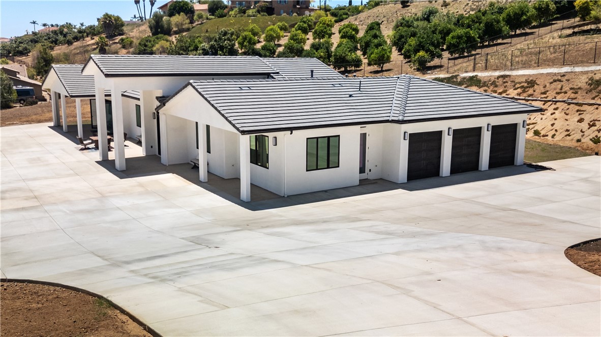 MLS #OC25172161 image #2