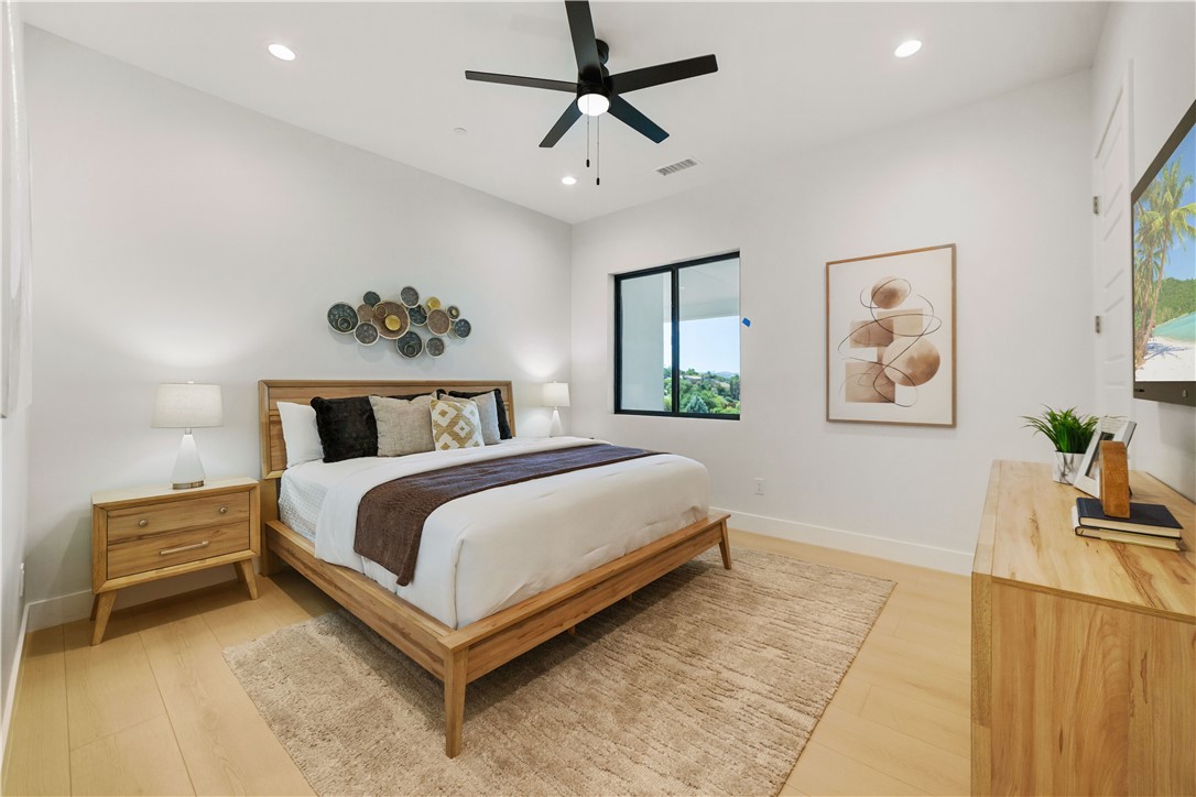 MLS #OC25172161 image #38