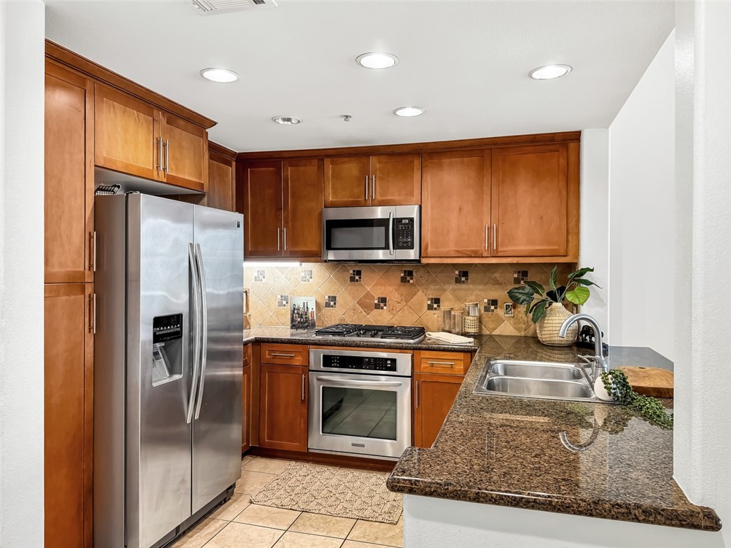 MLS #OC25172399 image #9