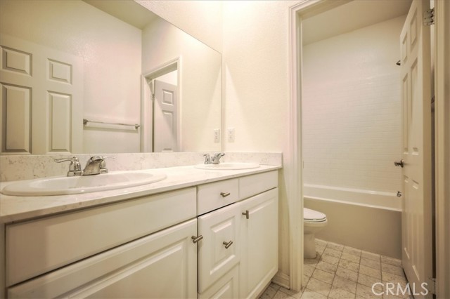 MLS #OC25172738 image #8