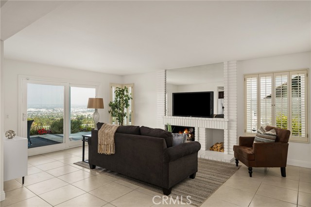 MLS #OC25172762 image #21