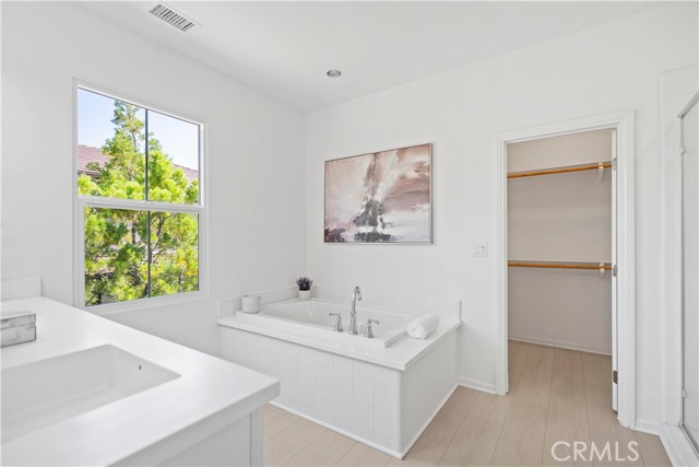 MLS #OC25172993 image #33