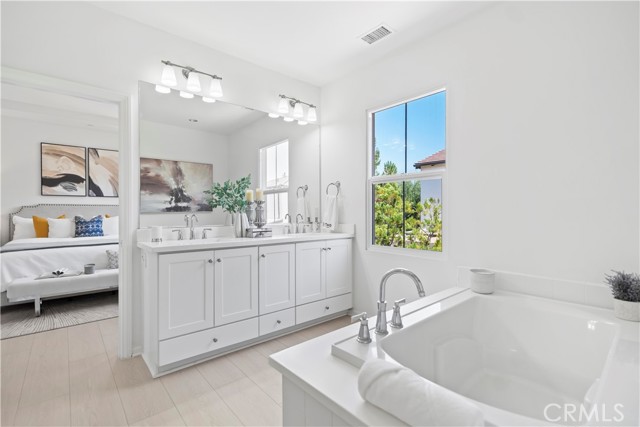 MLS #OC25172993 image #34