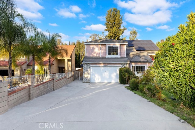 MLS #OC25173393 image #1