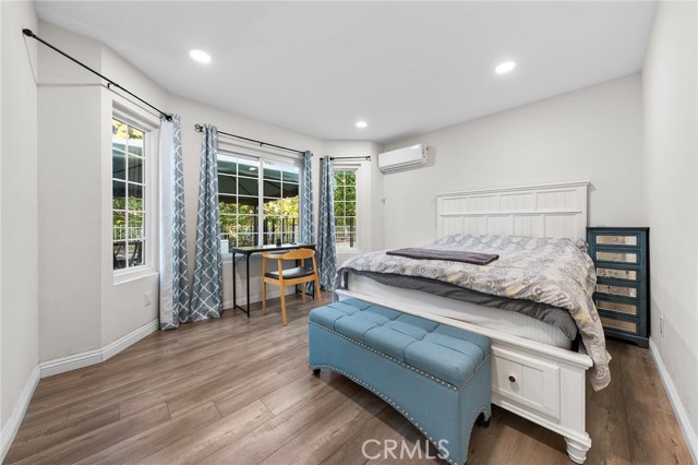 MLS #OC25173393 image #18