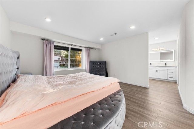 MLS #OC25173393 image #30