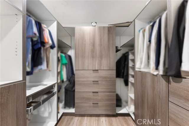 MLS #OC25173393 image #33