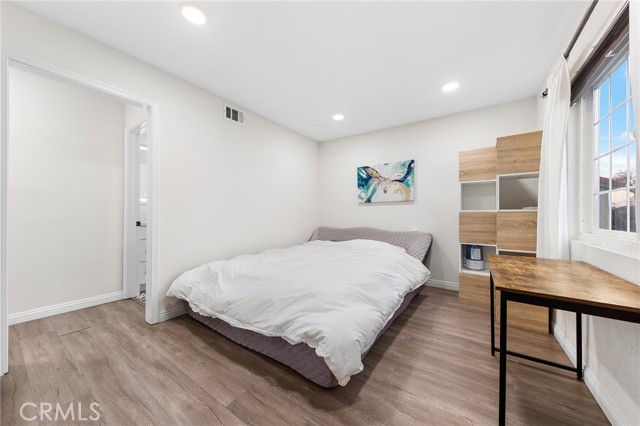 MLS #OC25173393 image #34